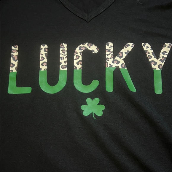 St Patrick’s Day Irish Clover Shamrocks Lucky Green & Leopard V-neck (Women’s S) - Picture 3 of 4